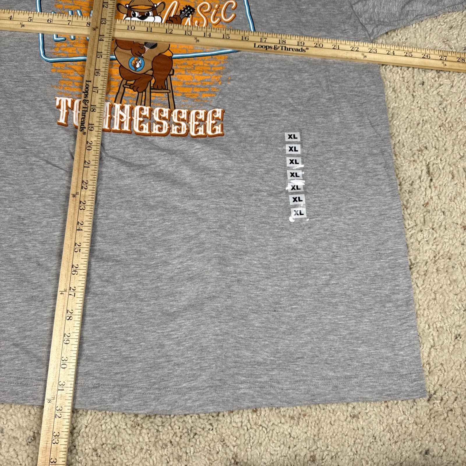 NWOT Buc-ee’s Tennessee Live Music Beaver Guitar Graphic TShirt Mens XL Gray
