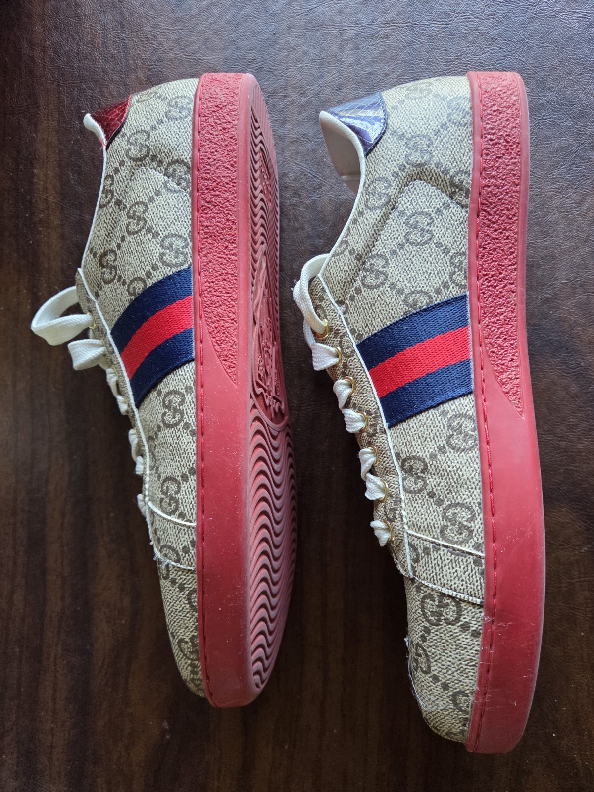 Gucci Ace GG Supreme Red Low Top Monogram Sneakers Men’s US Size 8.5