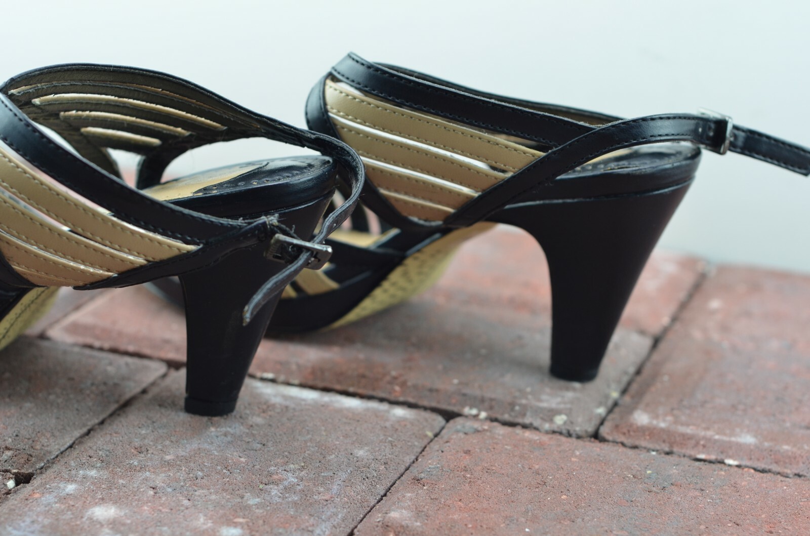 Bella Vita Women Slingback Heel Sandals 50-3411 Man Made Material Black/Tan 6M