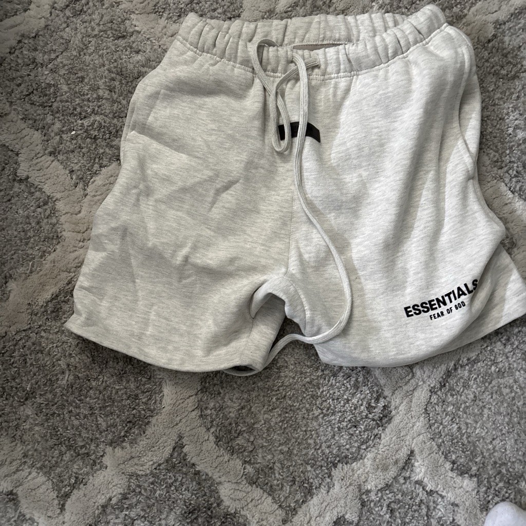 Essentials Fear of God Men’s Gray Cotton Sweat Shorts Drawstring Pockets Logo
