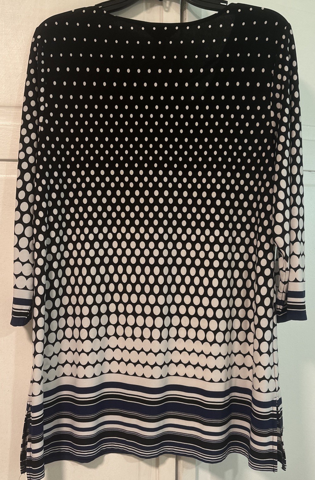 CJ Banks Woman Large Black White Blue Polka Dot Travel Tunic Shirt Stretch