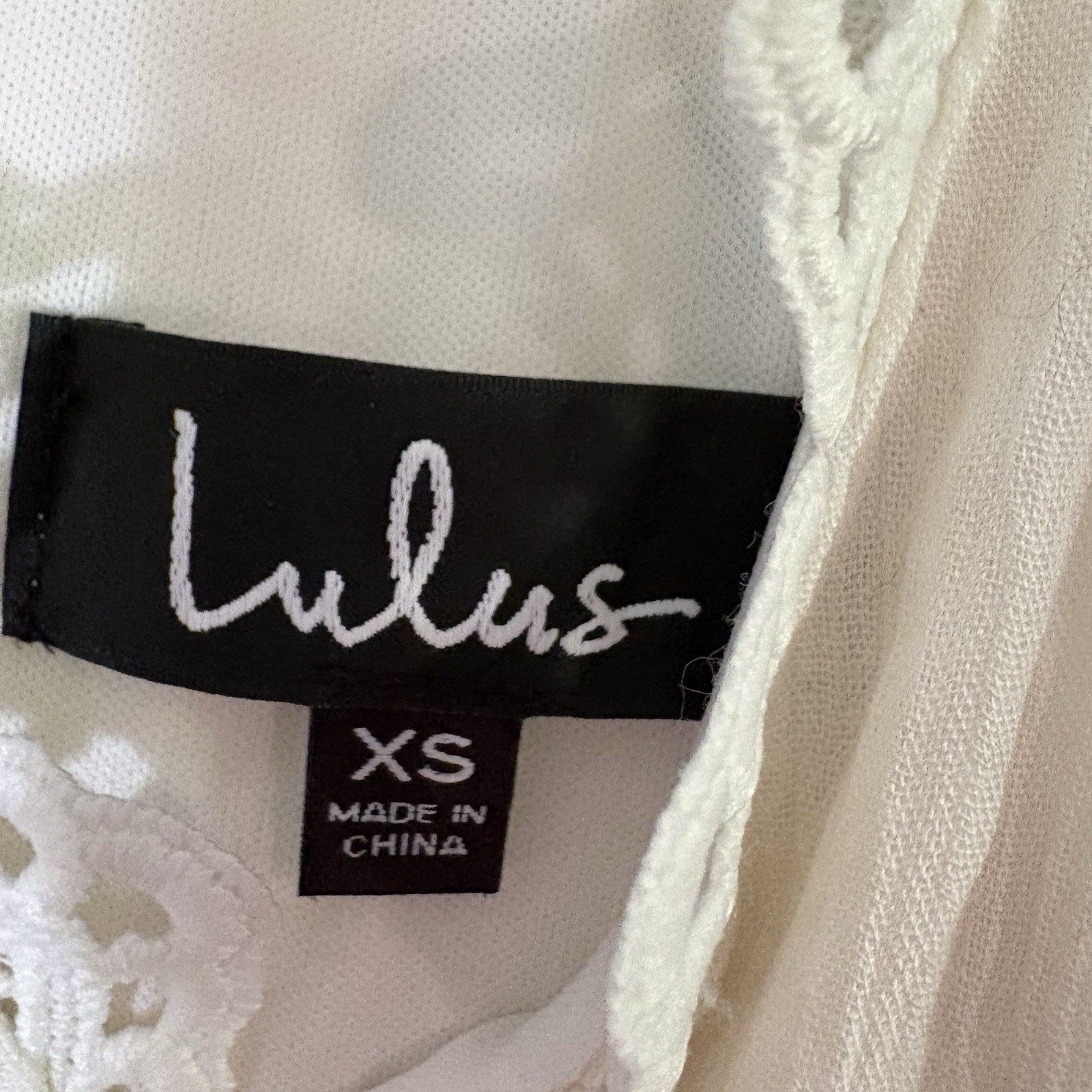Lulus Women’s XS White Lace V-Neck Spaghetti Strap Sleeveless Maxi Dress