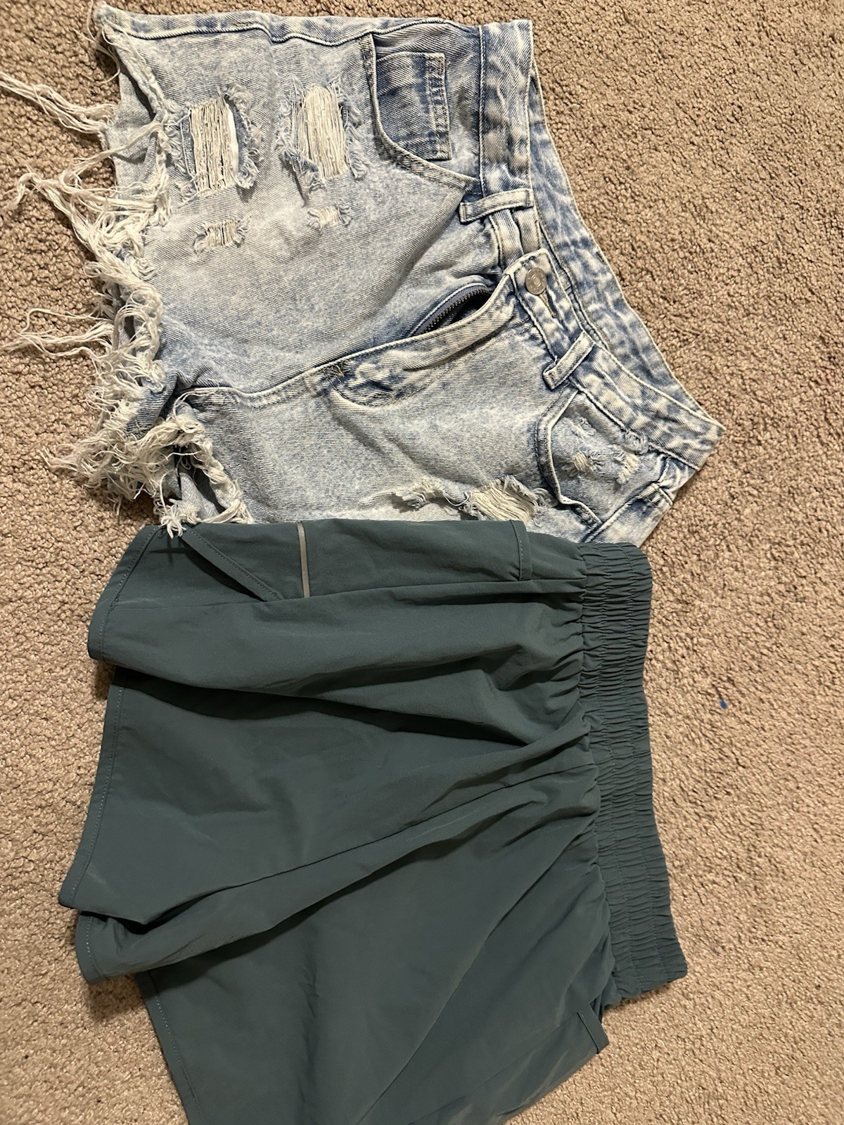 SHEIN Women’s Light Wash Distressed High Rise Denim Cut Off Shorts Size S