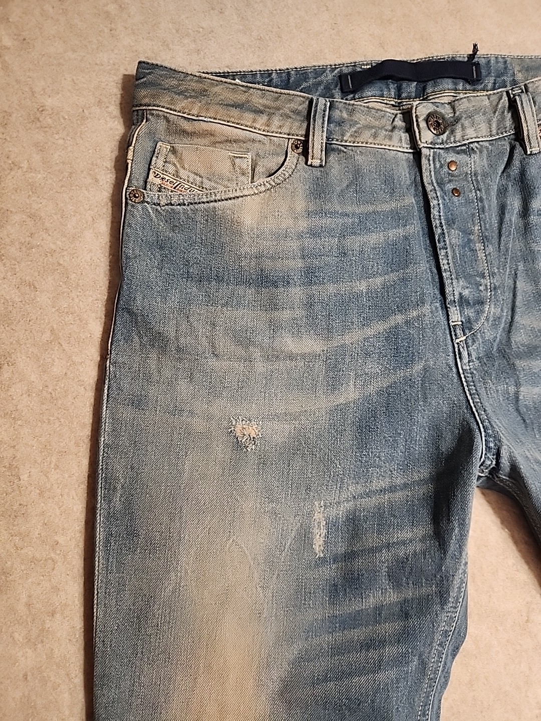 Diesel Eazee Relaxed Boyfriend Denim Jeans 30×25 whiskered Distress staining EUC