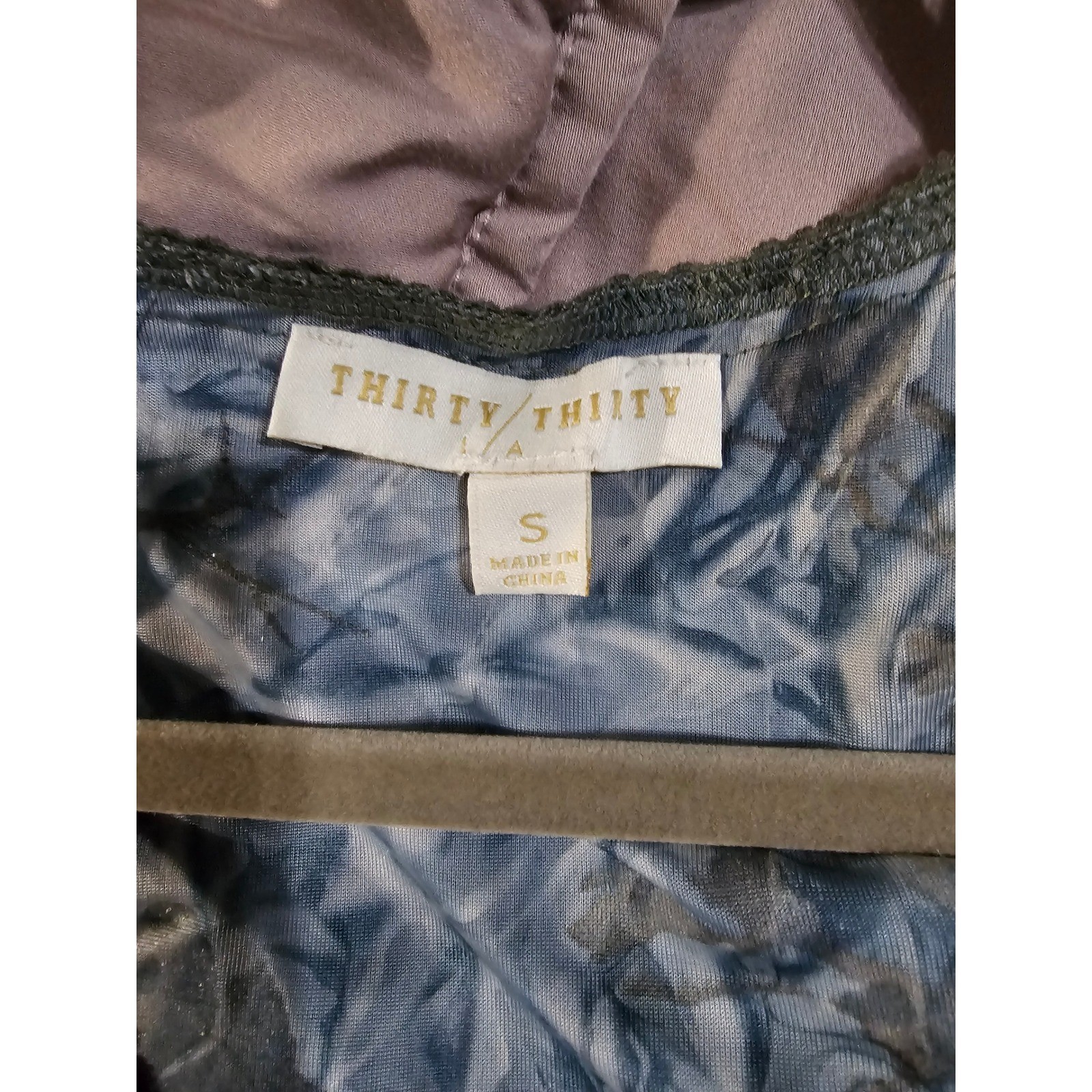 Thirty Thirty LA Women Blue Floral Marble Tie Dye Lace Trim V-Neck Top Small