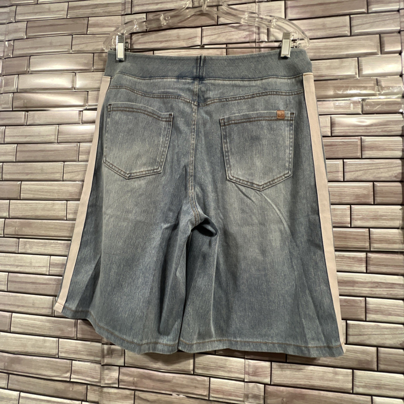 Halara womens L 12/14 shortsHigh Waisted Relaxed Denim Bermuda Malbu Blue NWT