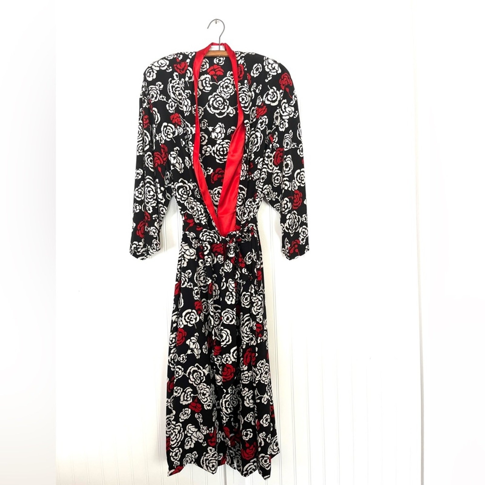 Vintage Black White and Red Nightgown and Robe Set Kimono Floral Peignor Sexy