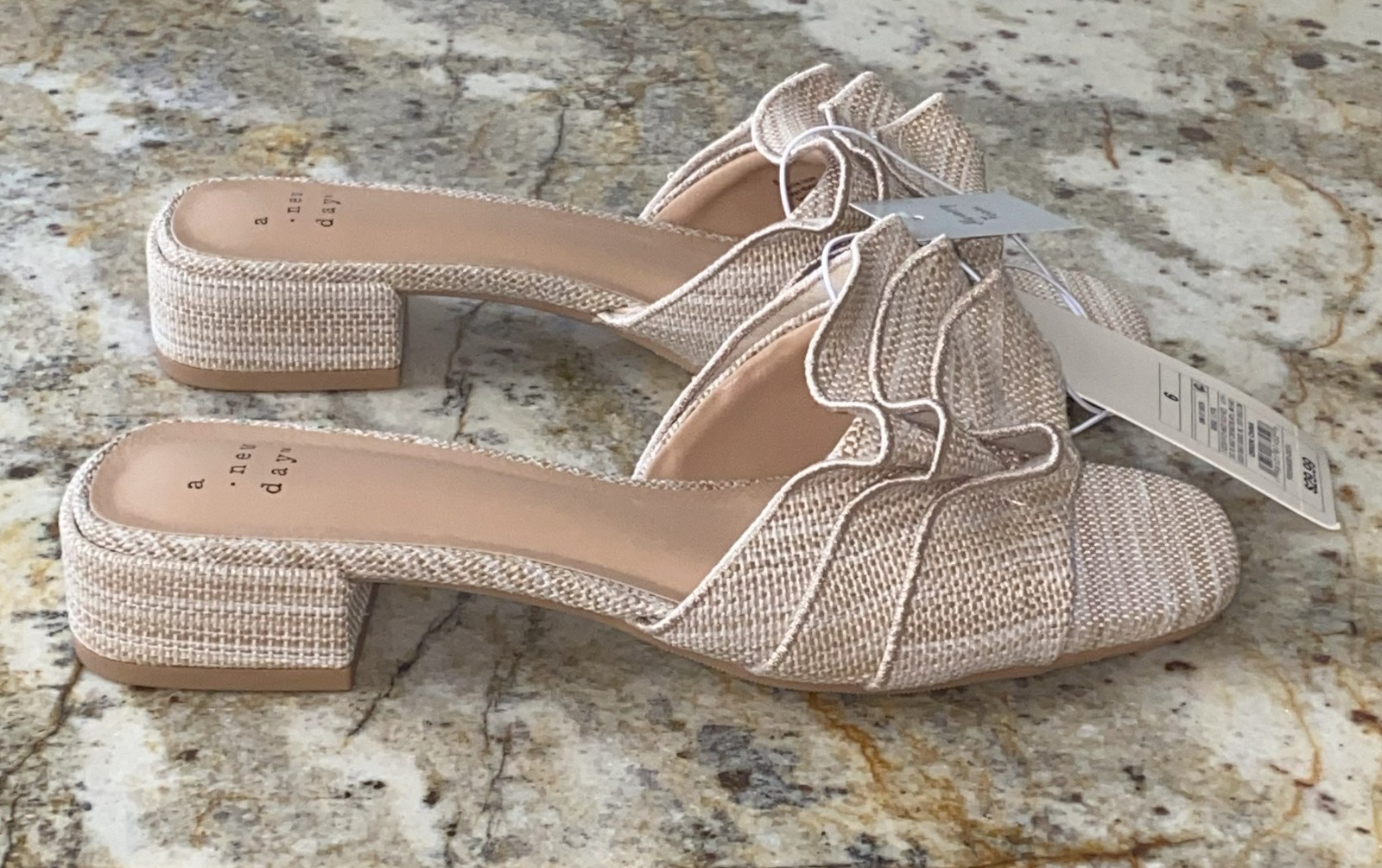 NEW W/TAGS A NEW DAY LYTA RAFFIA RUFFLE SANDALS W/MEMORY FOAM INSOLE WOMENS SZ 6