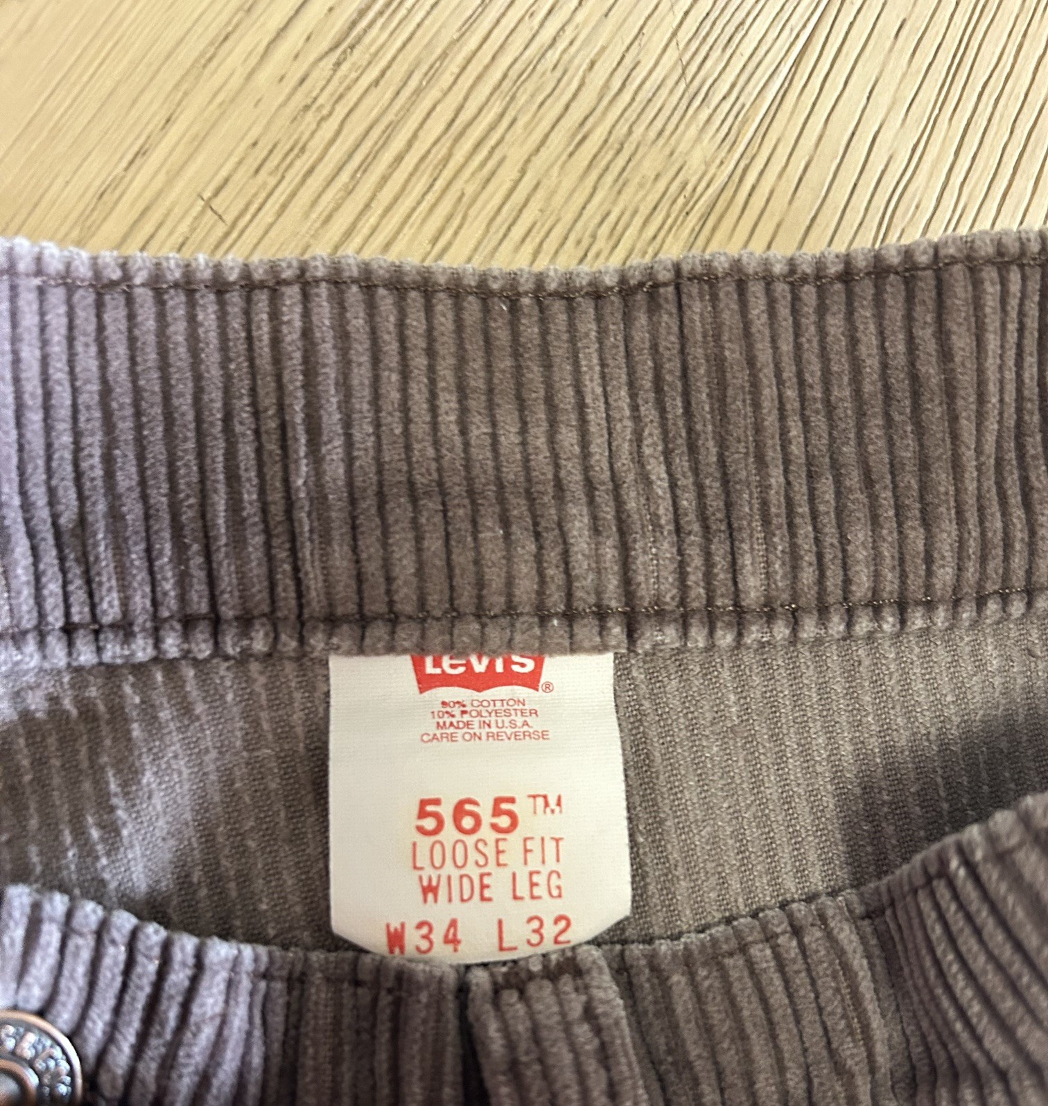 Vintage Levi’s 565 Pants Mens 34 x 32 Brown Corduroy Loose Fit Wide Leg USA