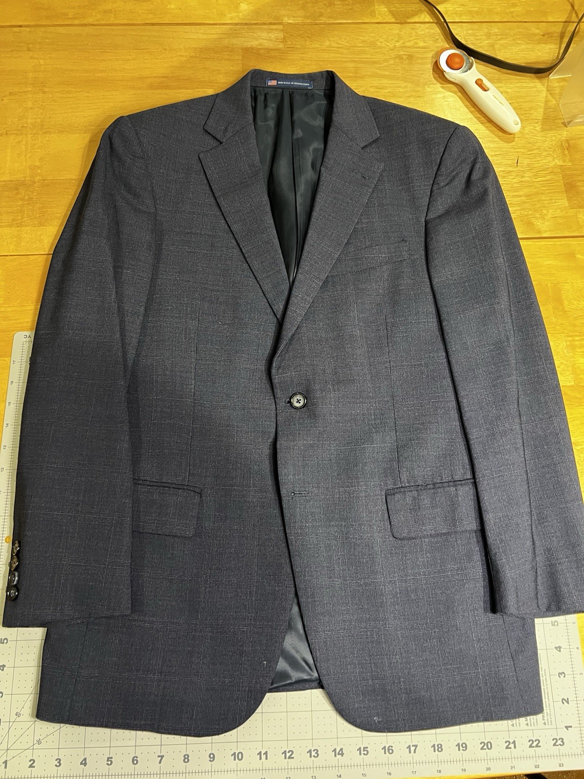 Hart Schaffner Marx Men’s Wool 2 Piece Suit Size 40R Navy Blue Plaid