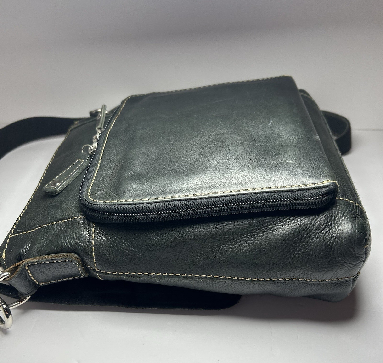 Fossil Crossbody Organizer Bag Black Leather VGUC Messenger Card slots