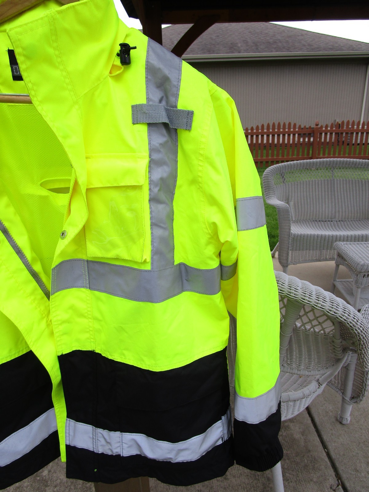 Tingley J24122 Icon Jacket Large High Vis Green 100% Water/Windproof Class 3