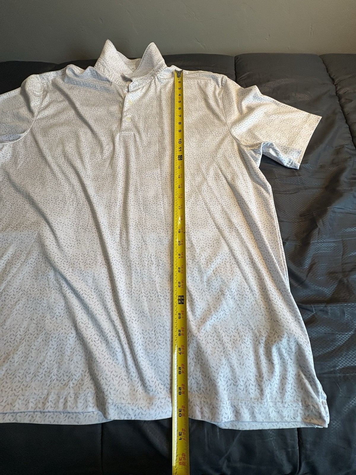Eddie Bauer Men’s L/G White Solid Short Sleeve Button-Up Fishing Shirt.