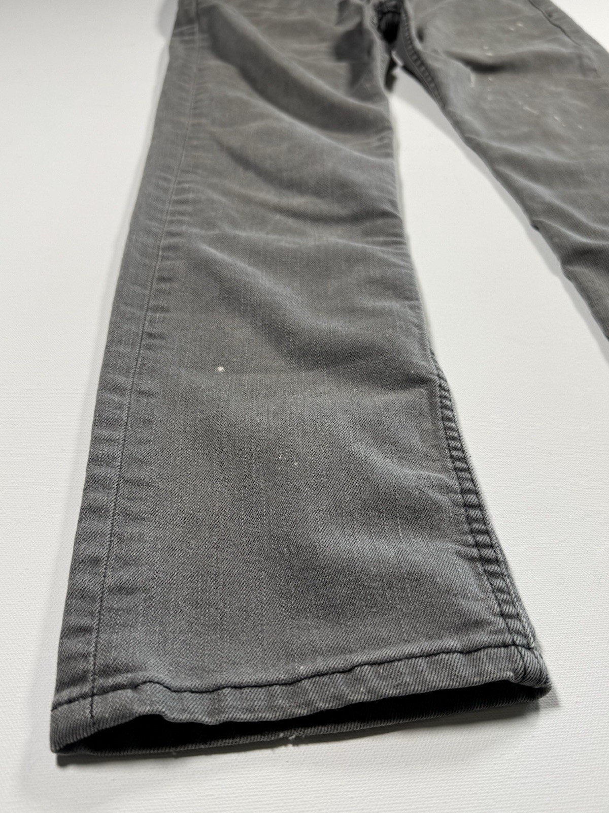 Levi’s 511 Slim Fit Jeans Men’s 32×32 Gray Denim Distressed Paint Splatter