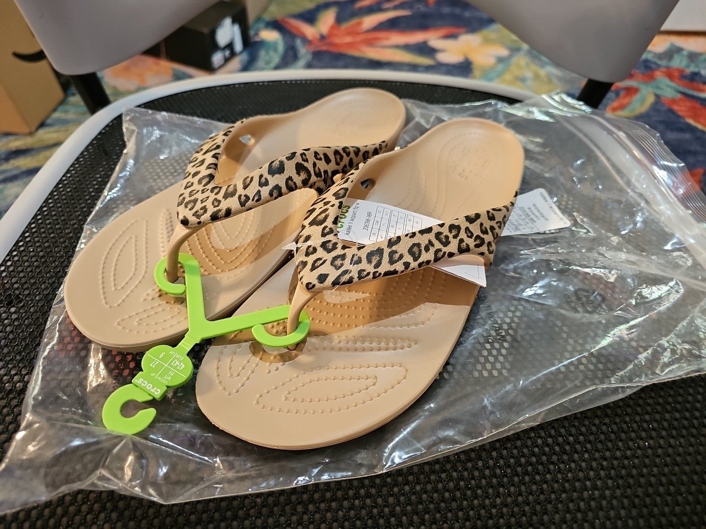 Crocs Kadee II Leopard/Gold Print Flip BRAND NEW Women’s size 11 206398