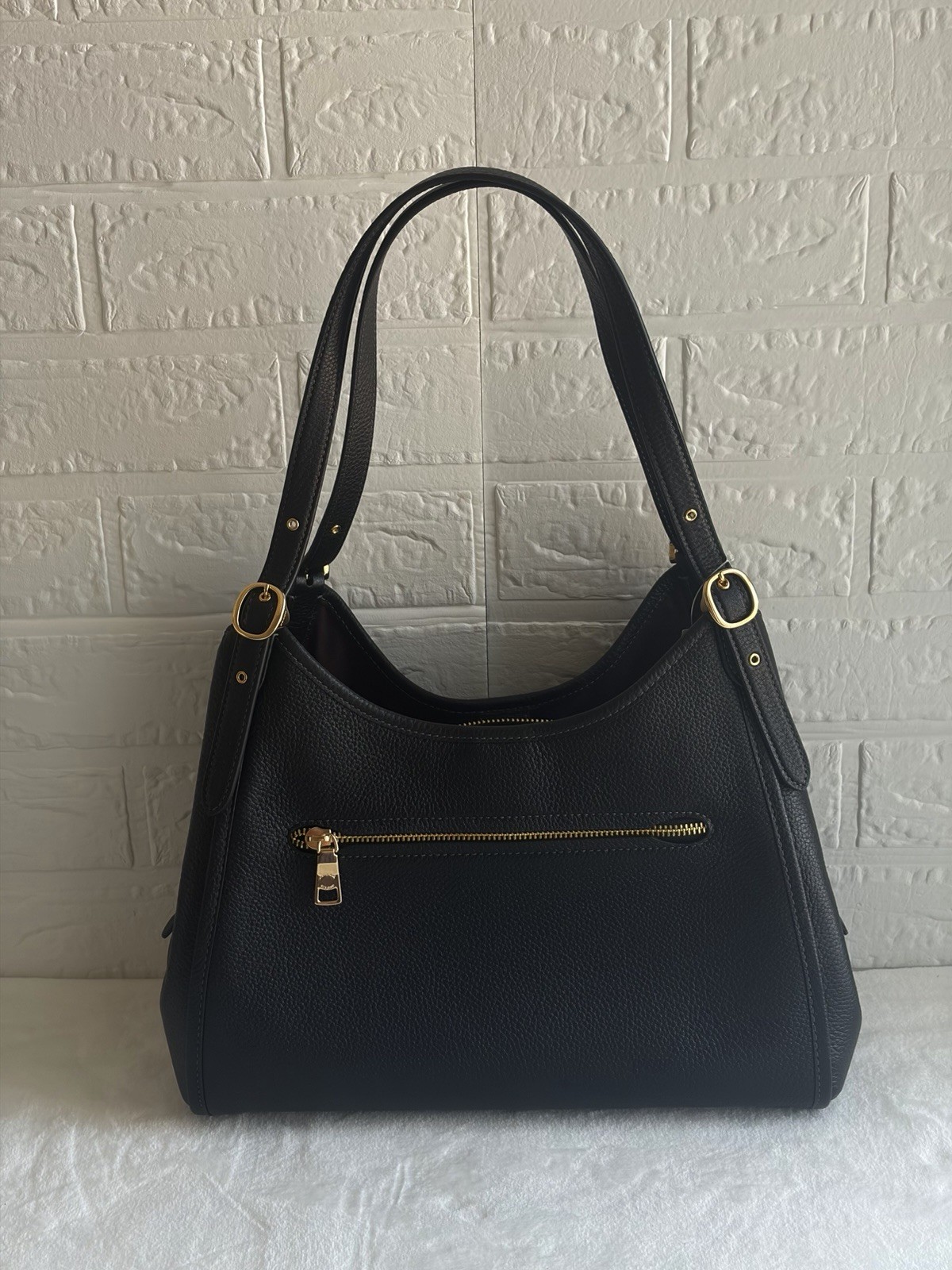 Coach Black Shoulder Bag Zip Gold Hardware Detachable Adjustable Strap Pockets