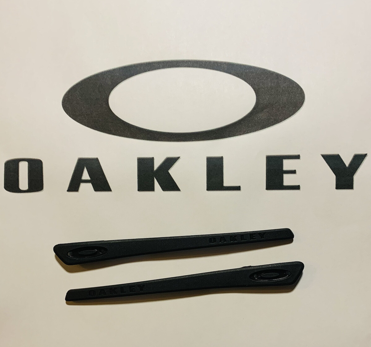 Authentic Oakley Turbine OO9263 Rotor OO9307 Turbine XS OJ9003 Black Ear Socks
