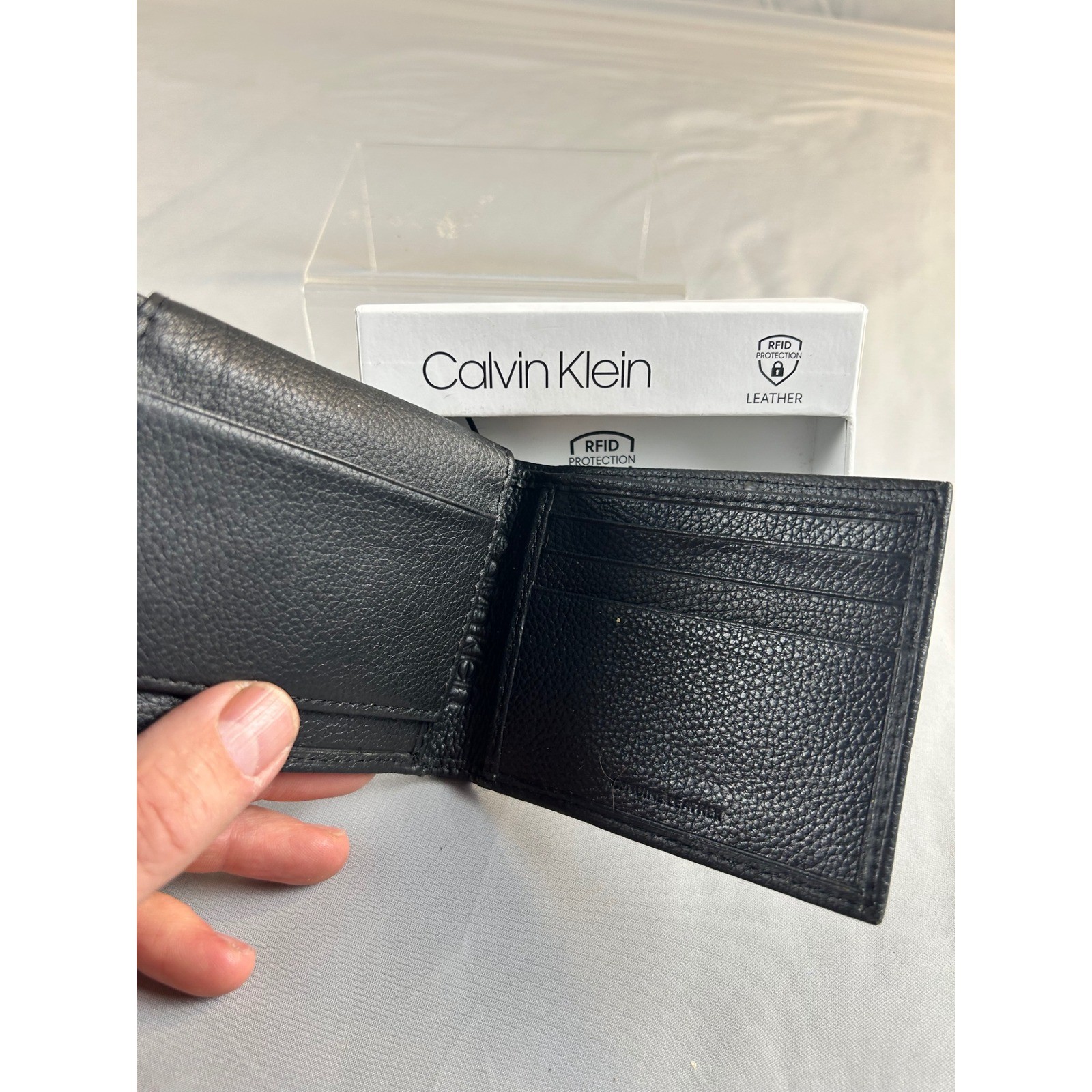 Calvin Klein Mens Black Leather RFID Bifold Wallet Pebbled Logo PCNX000052