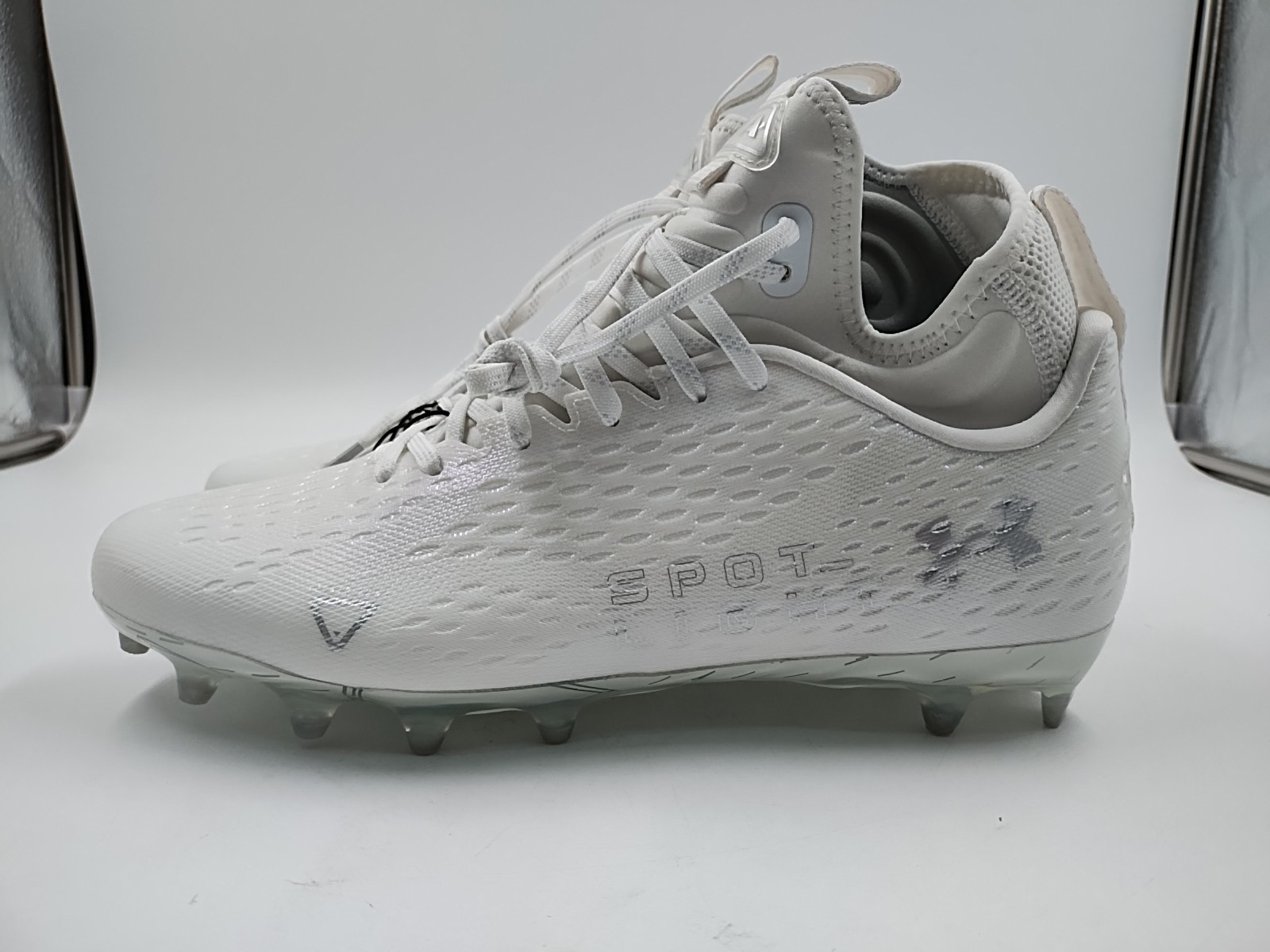 Under Armour Spotlight Lux MC 2.0 Football Cleats Sz 10.5 White NEW (#H2-G2)