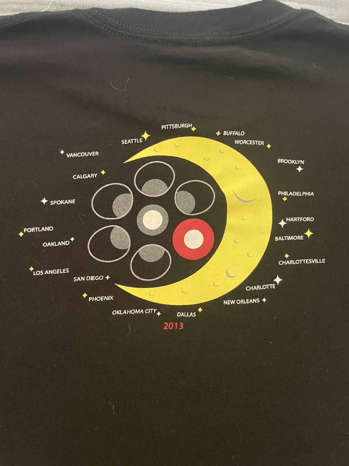 Pearl Jam 2013 Tour T Shirt Size M Lightning Bolt Spectra Concert T