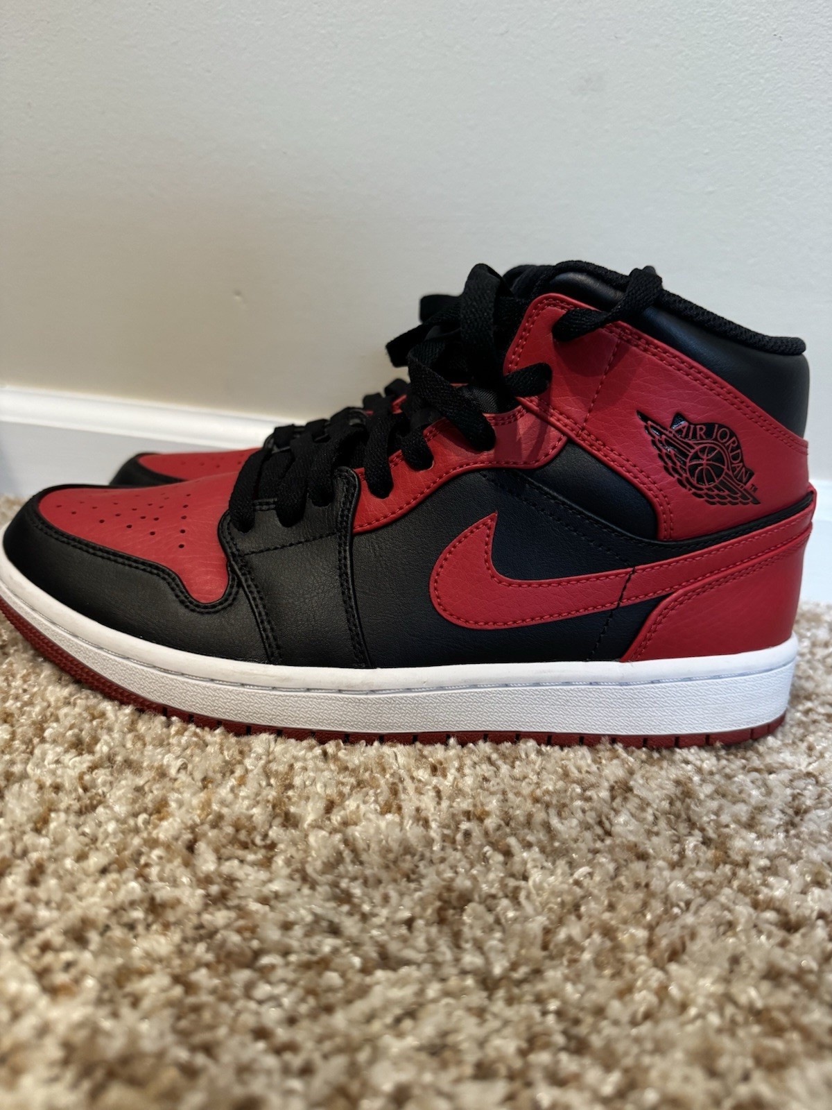 Jordan Air Jordan 1 Mid Men’s Mid Top Lace-Up Sneakers Black/Red/White