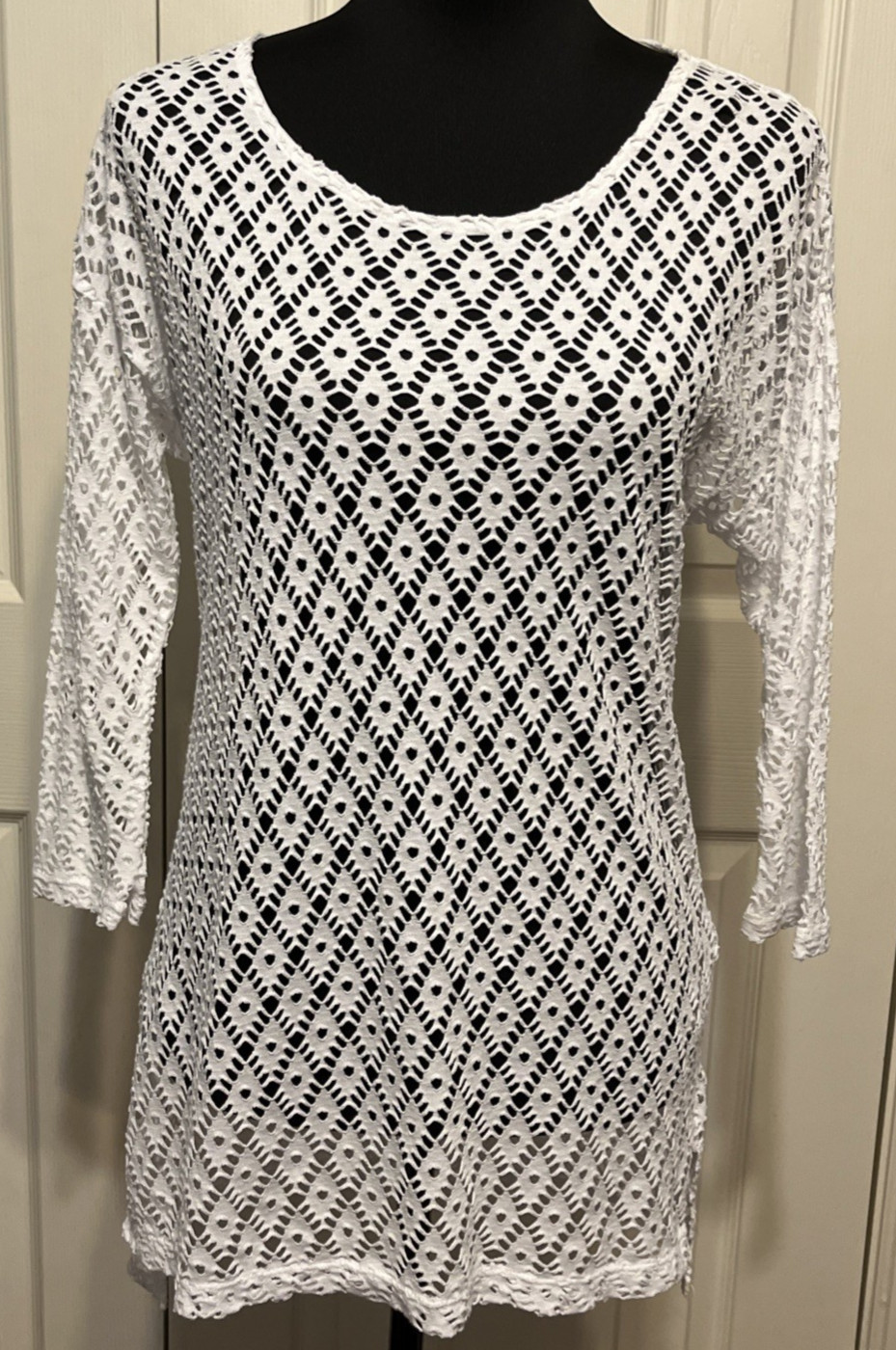 Chico’s Optic White Embry Eyelet Top Size 0(4/6, S)NWT
