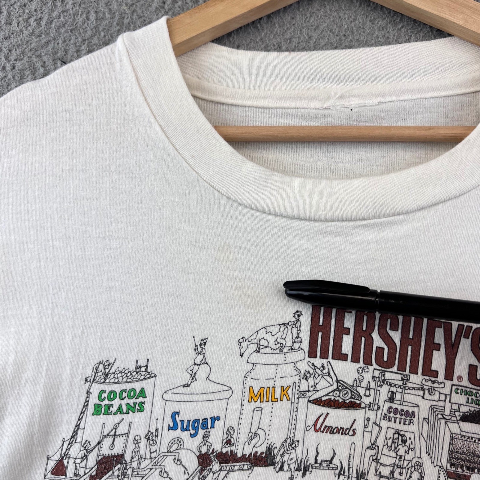 Vintage 1991 Hersheys Chocolate Factory Graphic Print T-Shirt XL