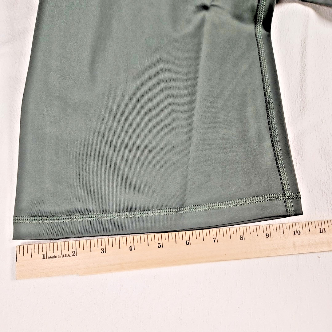 GapFit Women’s Flare Legging. Black or Green XS, S, M, L or XL NWT