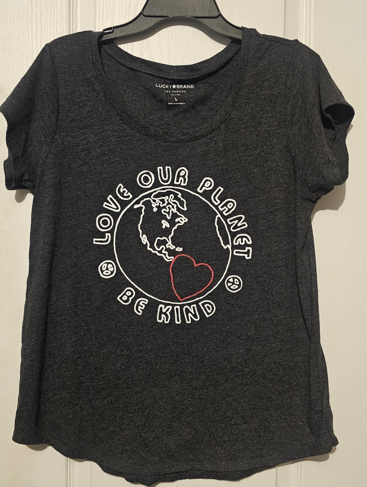Lucky Brand Women’s Gray Graphic Print Scoop Neck Tee Love Our Planet Be Kind L