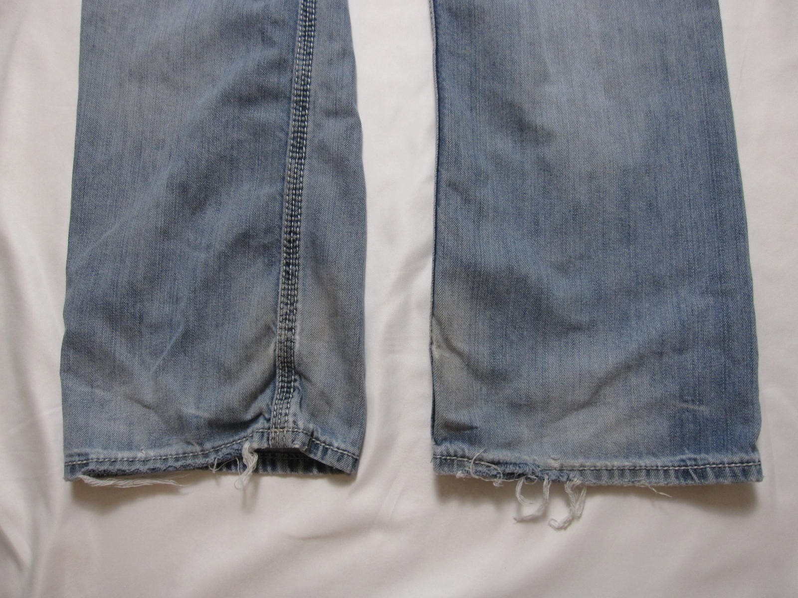 BKE Tyler Straight Jeans Men 33R Distressed Blue Denim Y2K McBling Buckle(MP591)