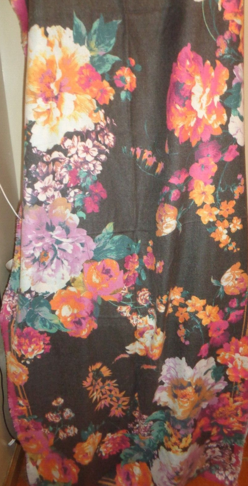 VINCE CAMUTO MULTI PAINTERLY BLOOM LONG AND WIDE SUPERSOFT WRAP NWT 30X76 IN