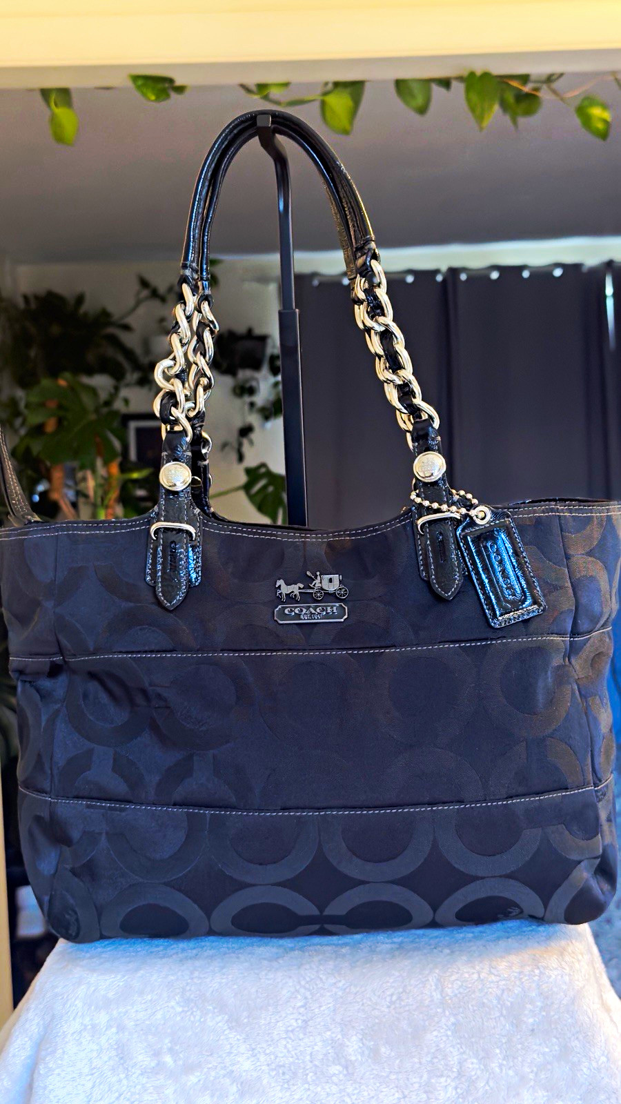 Coach Madison Signature Logo Tote Bag Black Zip Closure Silver Chain Straps