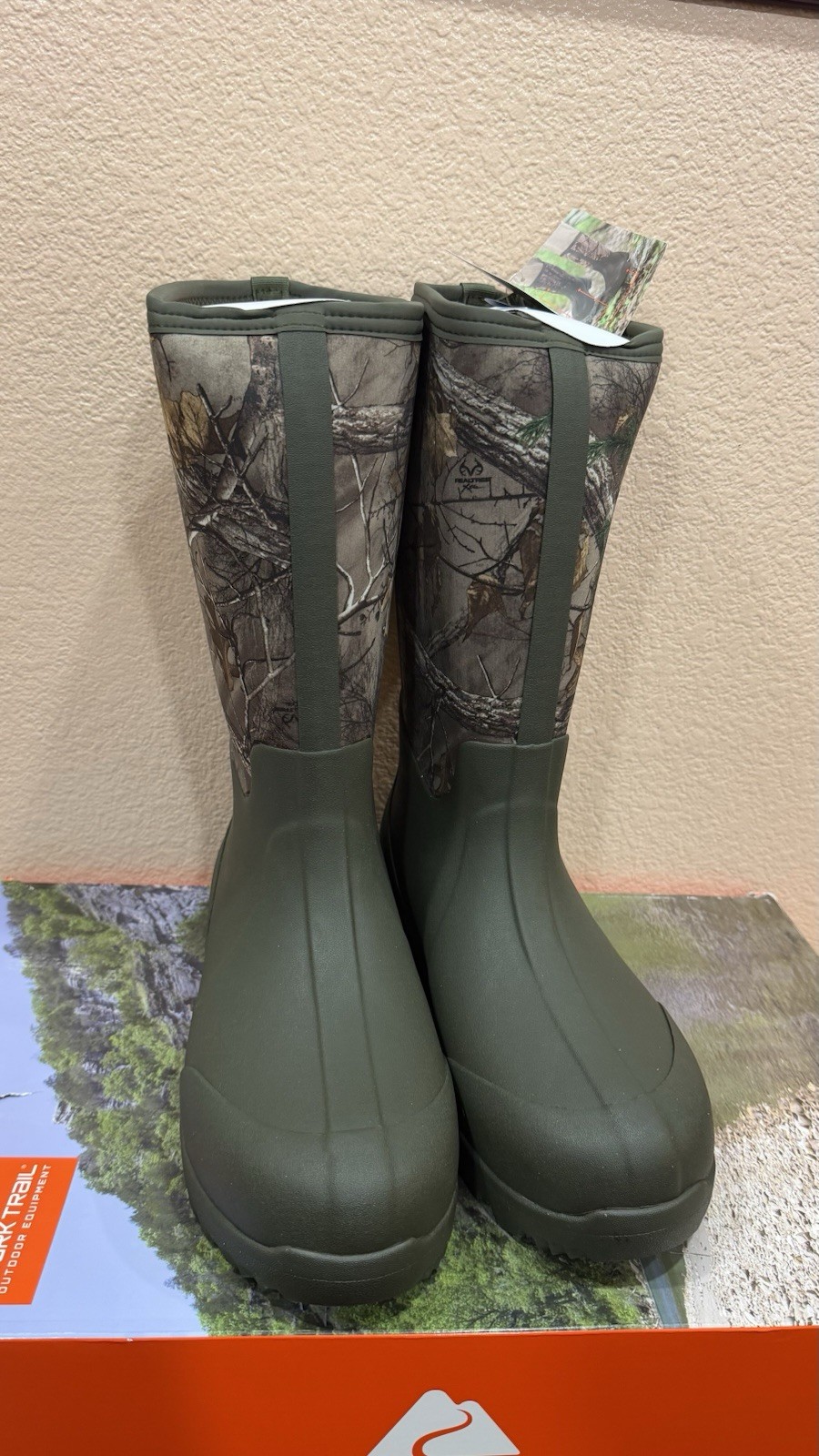 Size 13 Men’s Ozark Trail Waterproof Hunting Rubber Boots Realtree Camo Green
