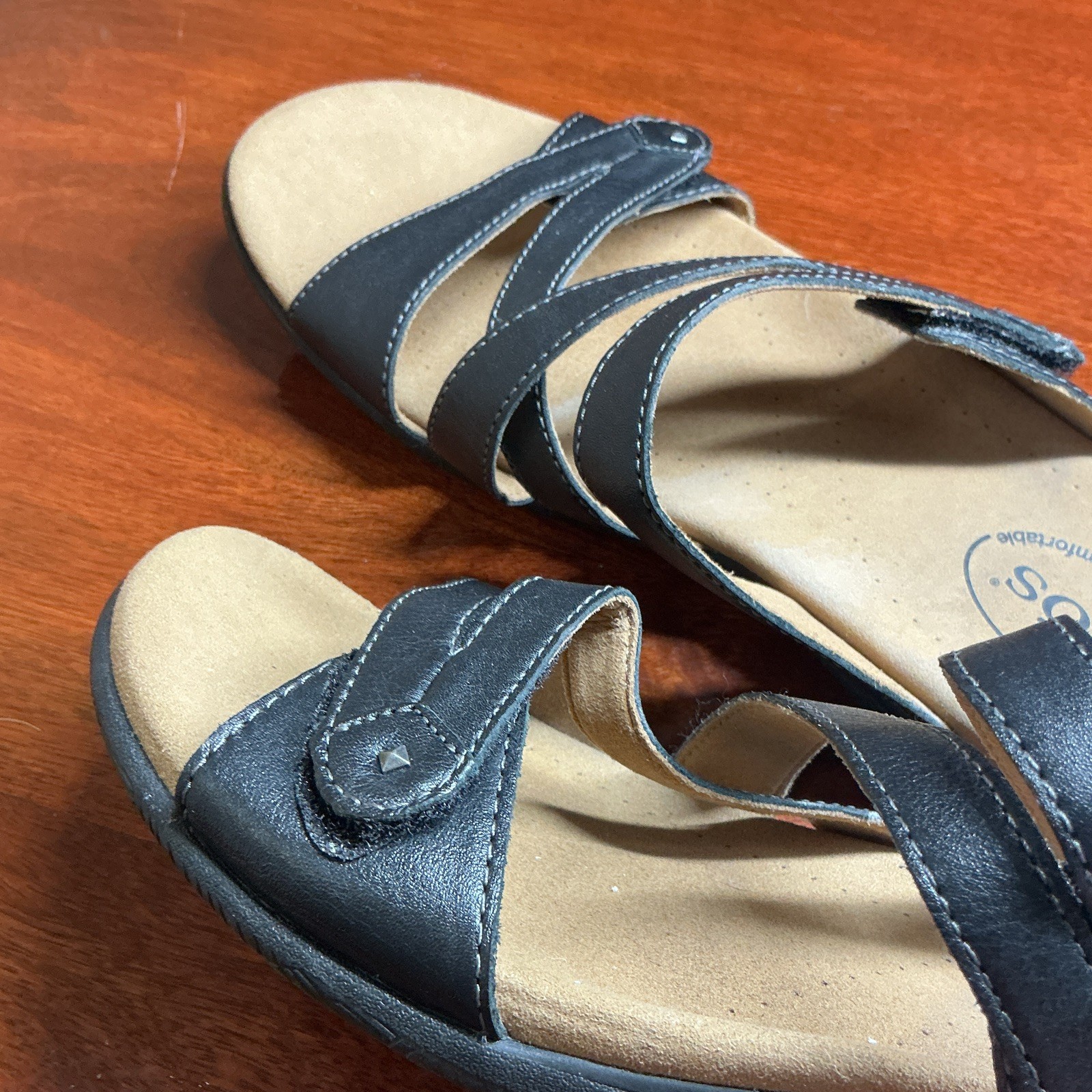 Taos Womens Strappy Slip-On Sandal Leather Black/Beige Quiet Luxury Casual US 10