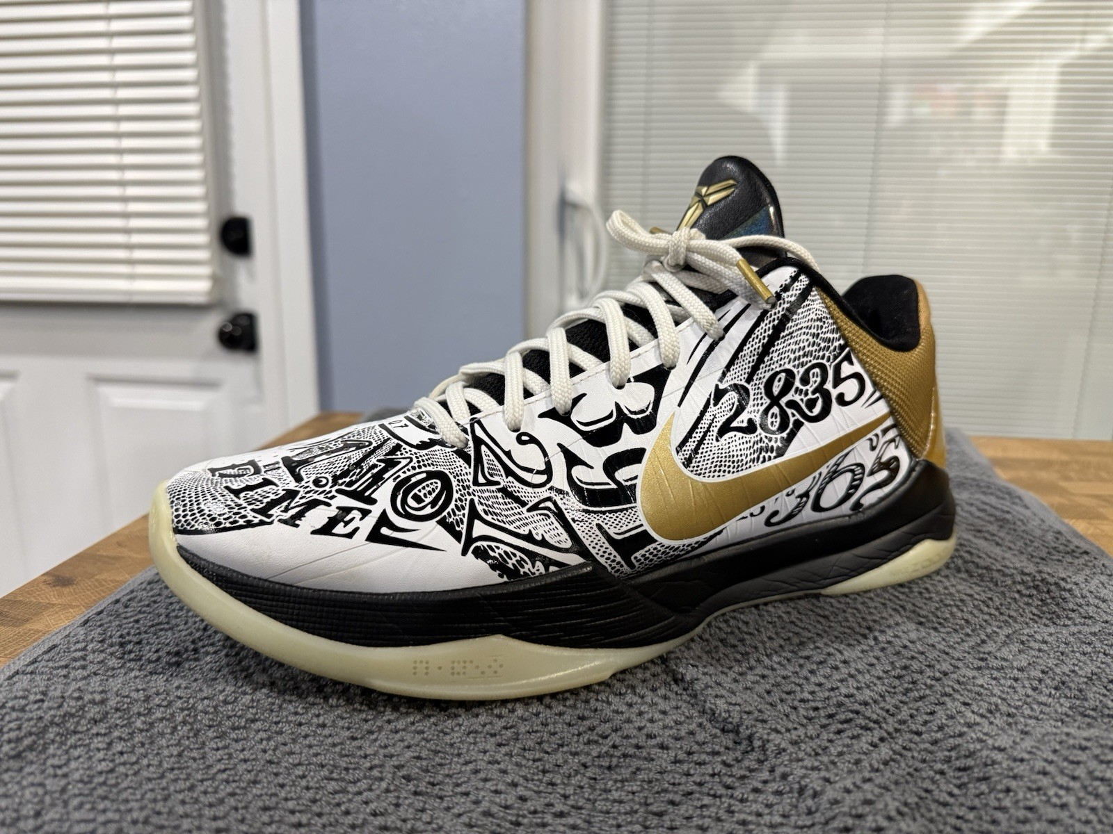 Nike Zoom Kobe 5 Protro Big Stage White/Metallic Gold/Black CT8014-100 2020