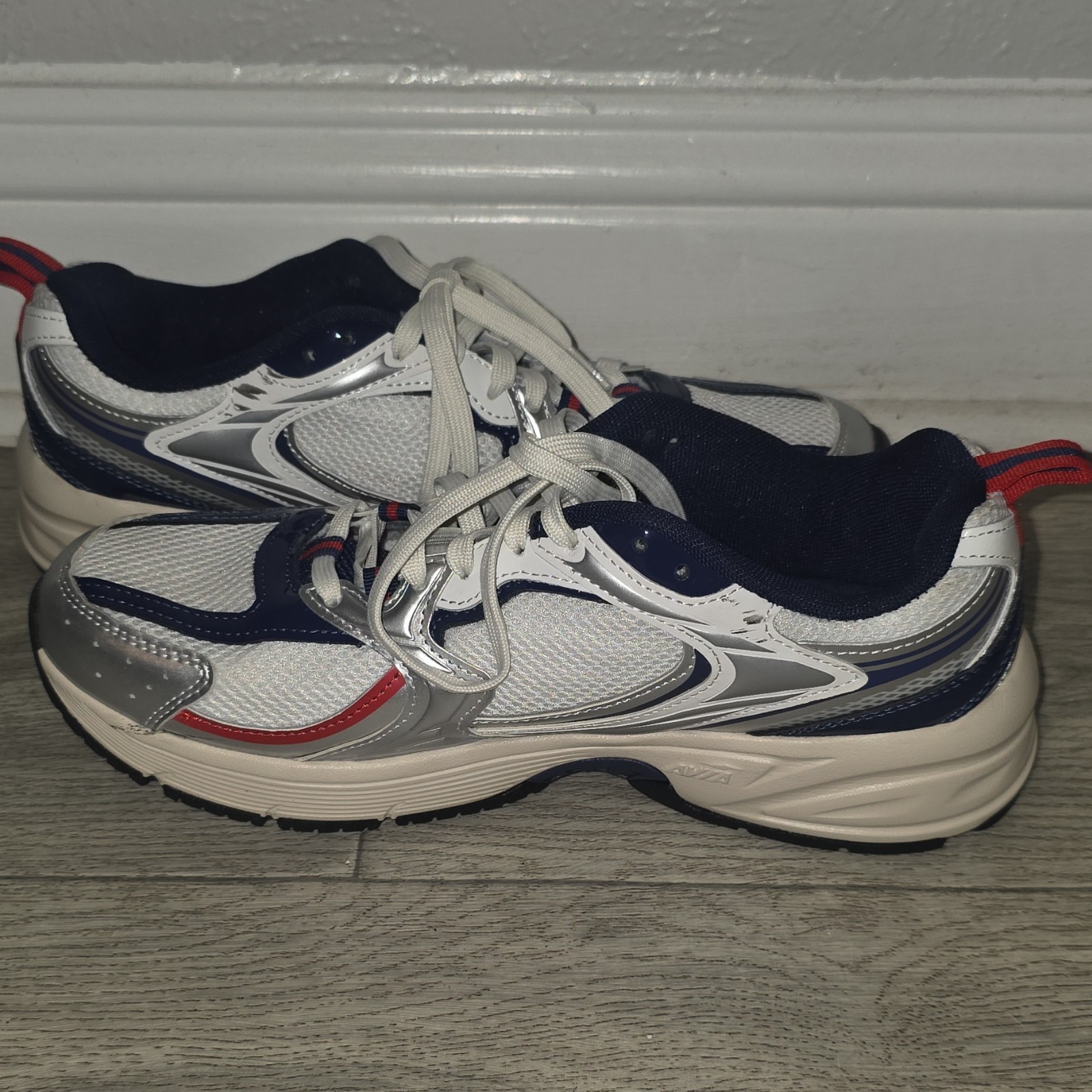 Avia 5000 White/Blue/Silver/Red Men’s Sneaker MNAV43GX002L