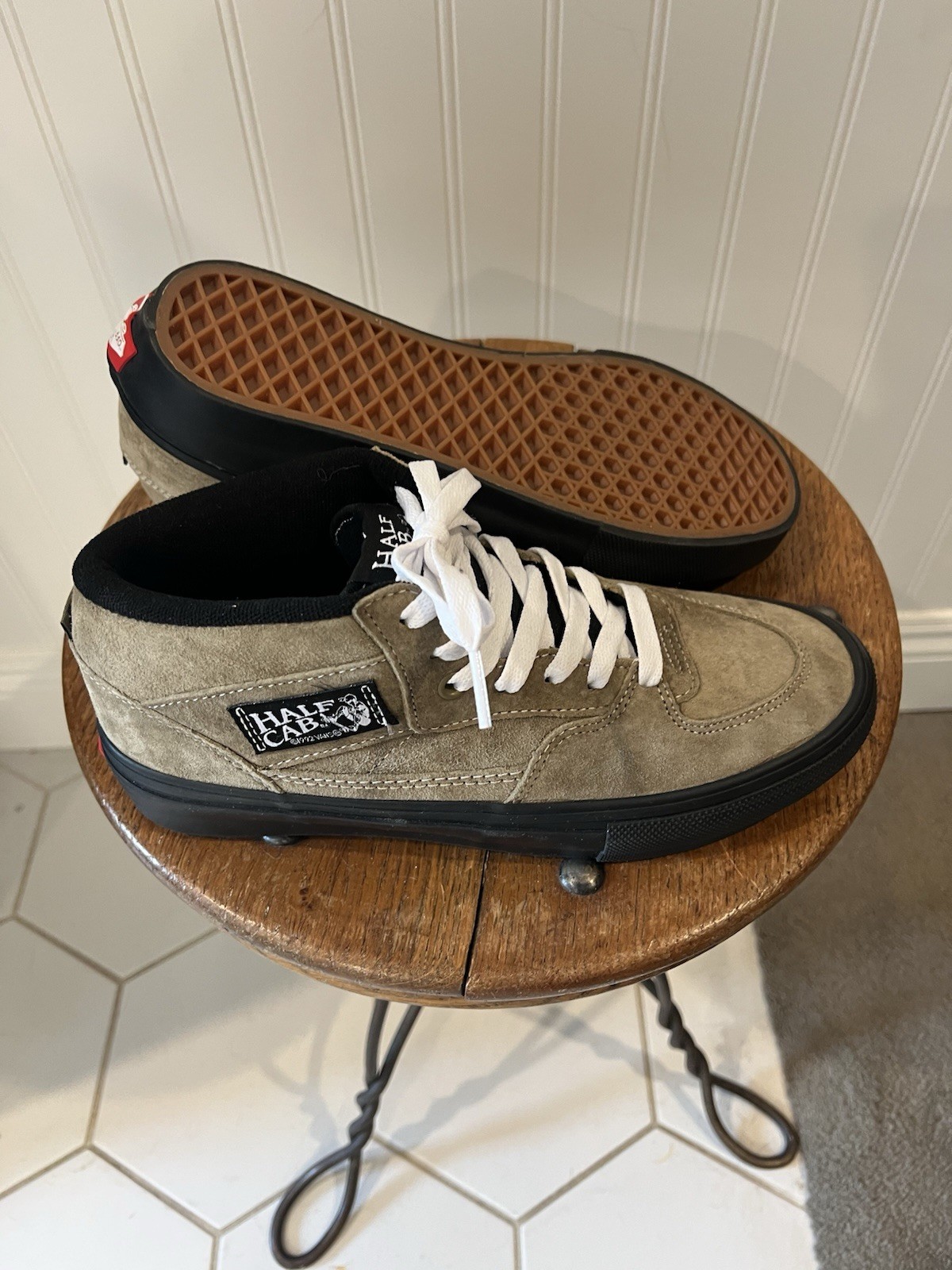 MENS NEW VANS SKATE HALF CAB. PIG SUEDE OLIVE BLACK. SIZE 7.5. NEW SUMMER COLOR