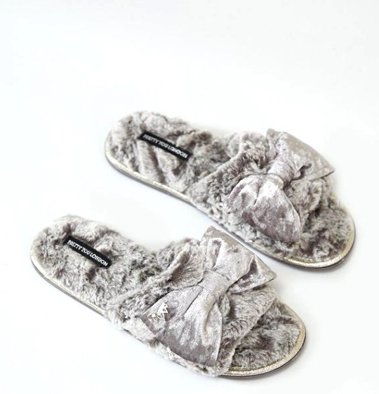 Pretty You London – Elegant Women Gray Slippers Slip-on Velvet