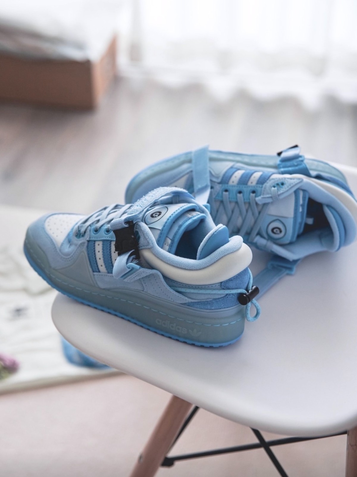 Bad Bunny × adidas Forum Buckle Low Blue Tint GY9693 NEW WITH BOX