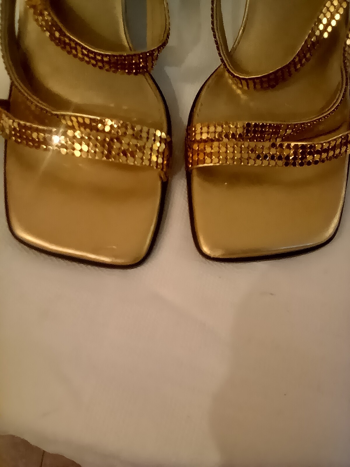 Pierre Dumas gold strappy backless sandals 8M 2.5″ heel all man made materials