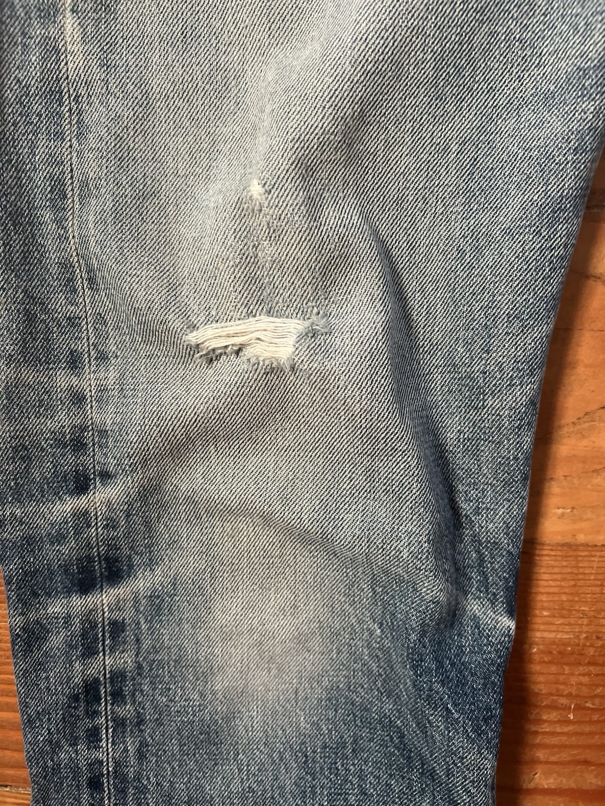 A.P.C. Men’s Straight Fit Medium Wash Blue Denim Jeans Distressed Size 30
