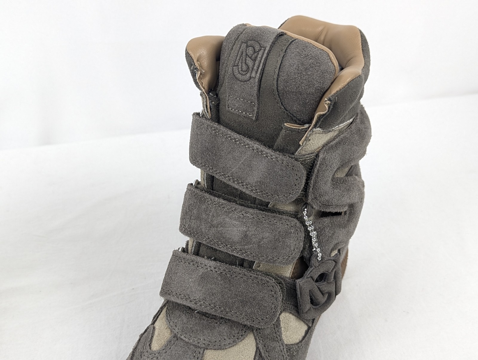 Steve Madden MAVIS High-Top Hidden Wedge Sneaker in Taupe Suede – Women’s US 6