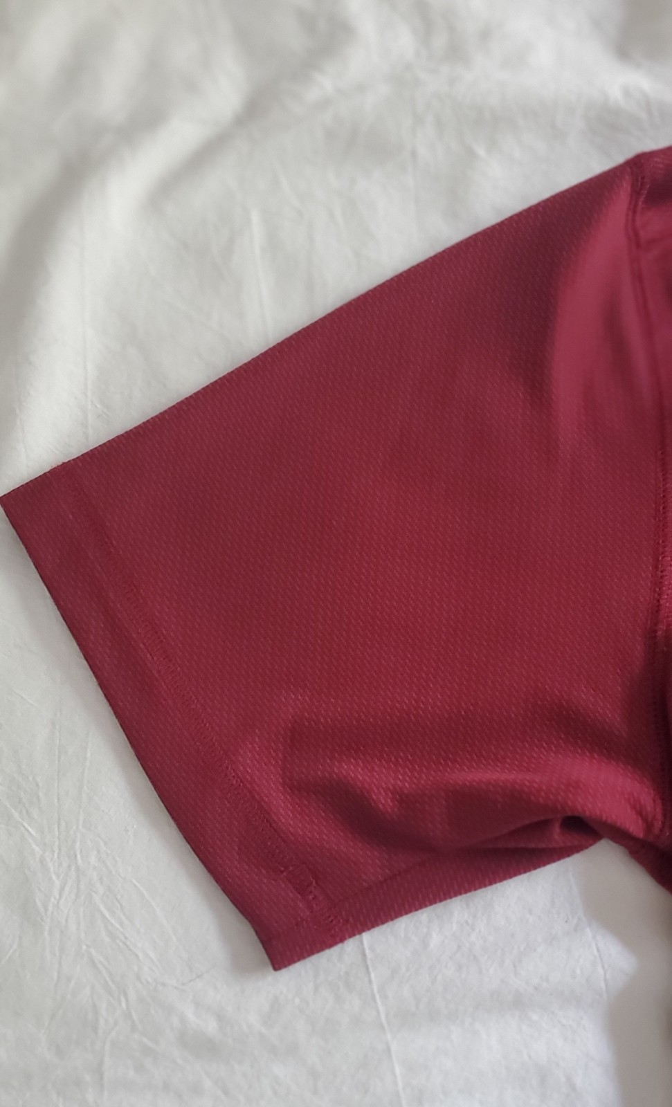 Bolle Men’s Size Large Red Wine Short Sleeve Collared 3-Snap Polo Shirt