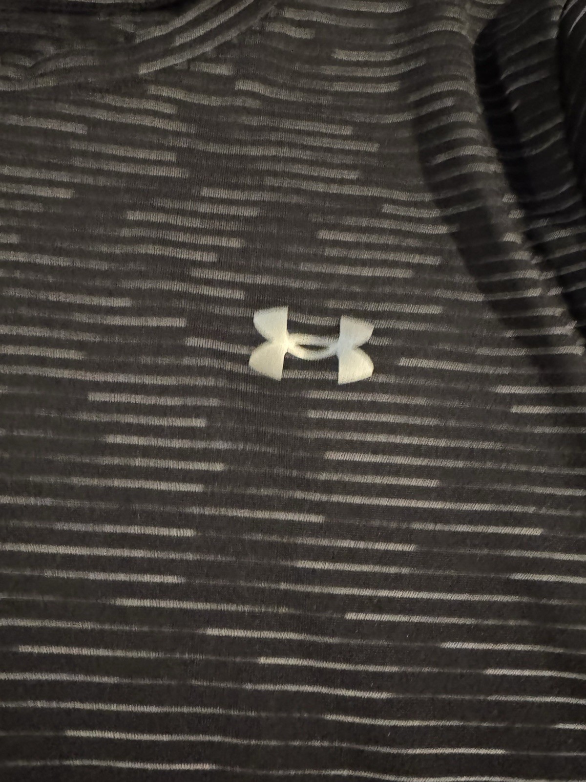Under Armour HeatGear Men’s Loose Fit Short Sleeve Crew Tee Striped L
