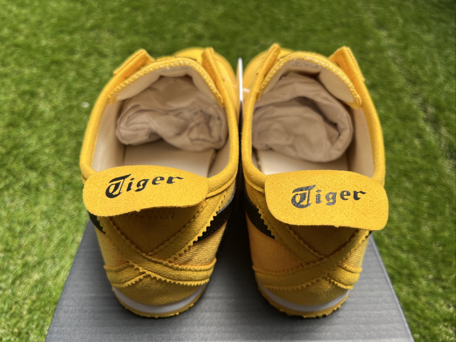 Onitsuka Tiger MEXICO 66 SLIP-ON 1183A746 751 Yellow/Black Unisex Shoes