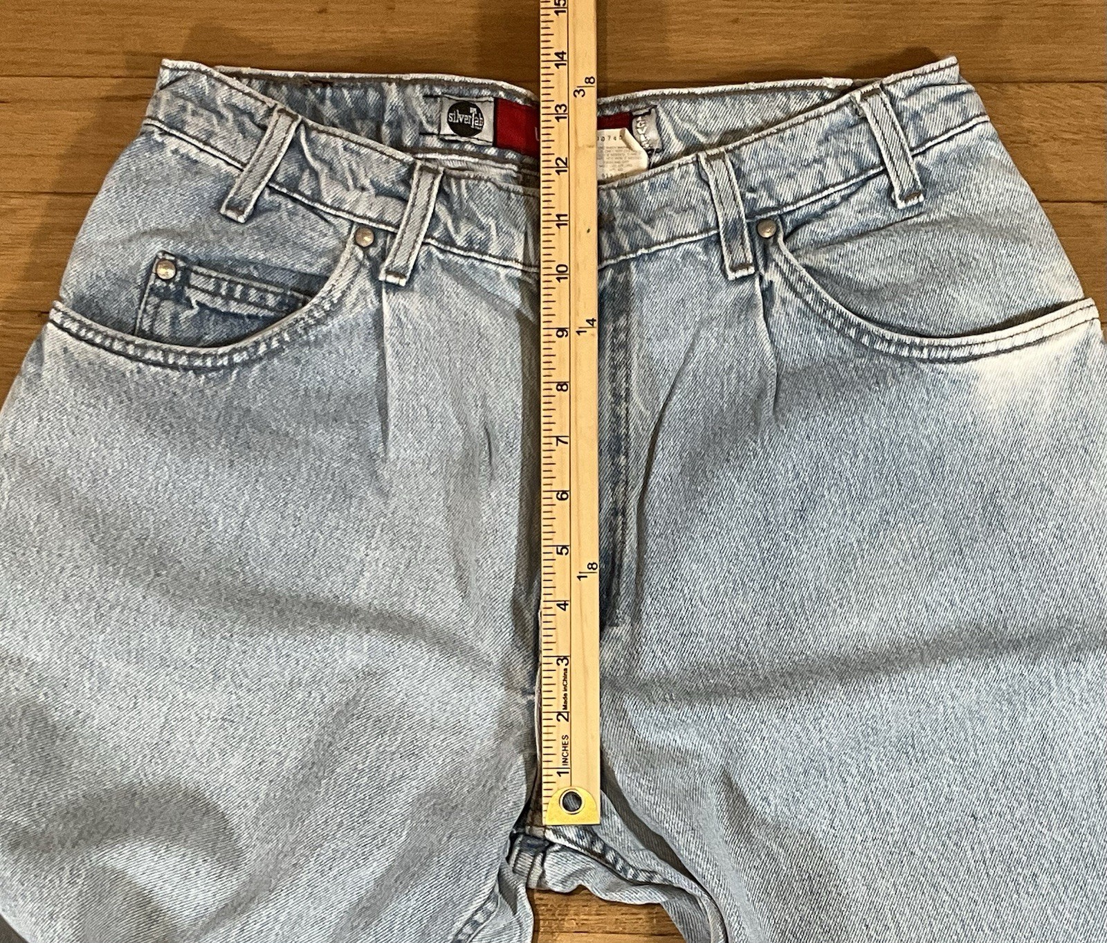 Vintage Levis SilverTab Loose Fit Jeans Light Wash Made in USA 32×30 Distressed