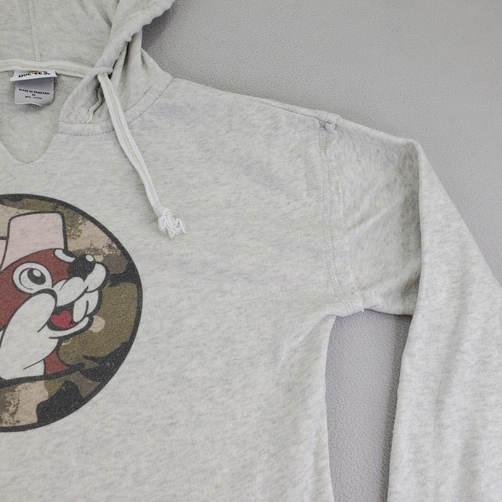 Buc ees Hoodie Womens M Light Gray Camo Logo V Neck Raw Edge Distressed Bucees