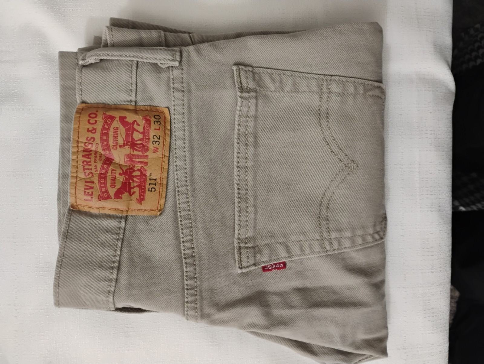 Levi’s Men’s Beige Denim Jeans Slim Fit Mid Rise 5-Pocket Button Fly