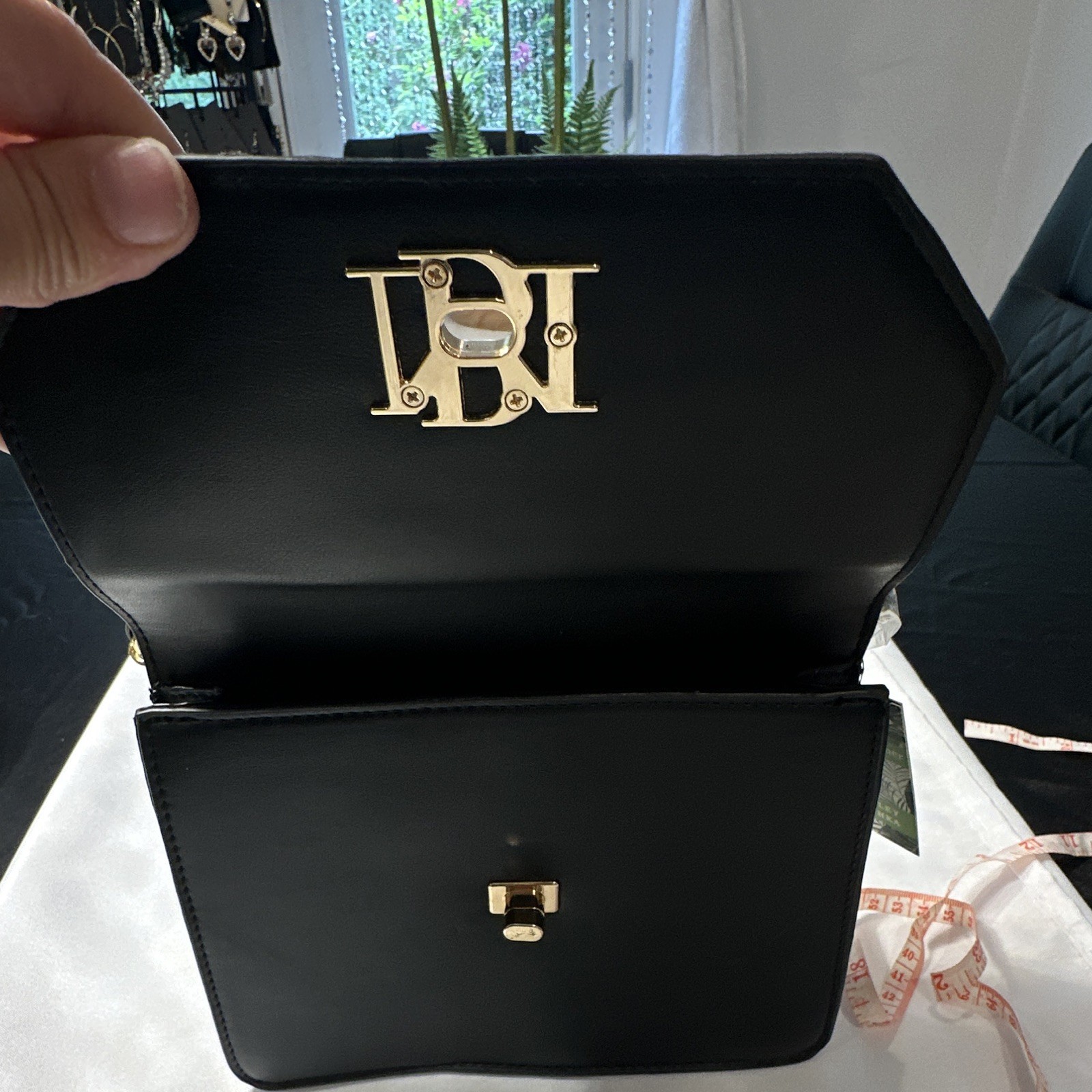 Badgley Mischka Black Small Crossbody Bag, Pearl & Gold Chain Strap Magnetic