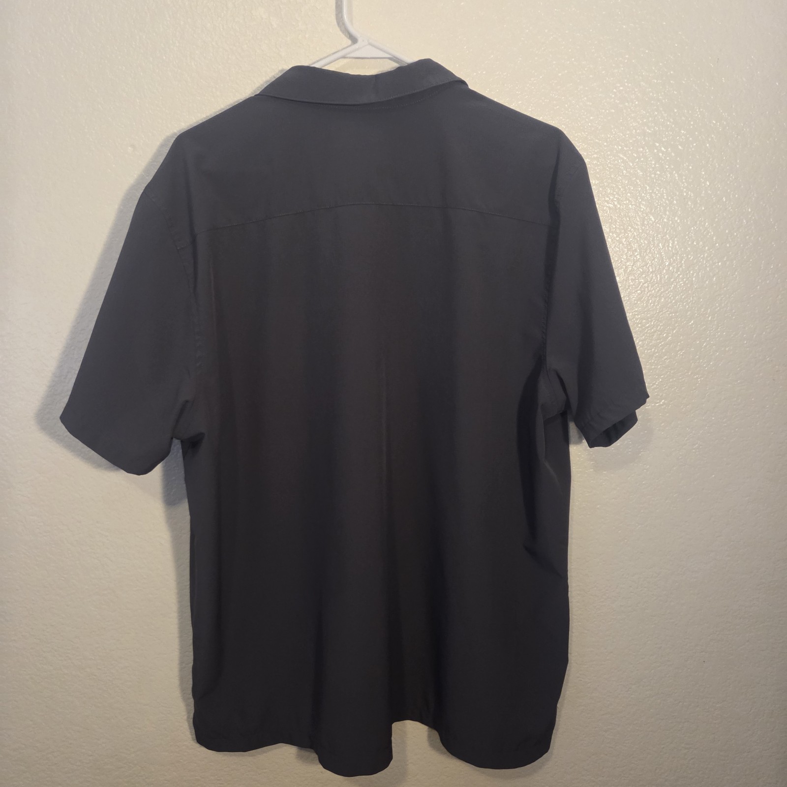 32 Degrees Cool Men’s XL Short Sleeve Button-Up Solid Black Shirt Pockets B-0063
